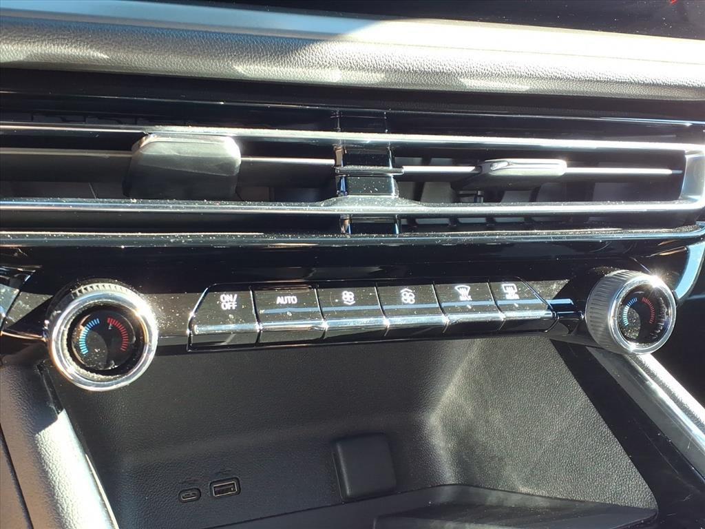 used 2024 Chevrolet Traverse car, priced at $32,250