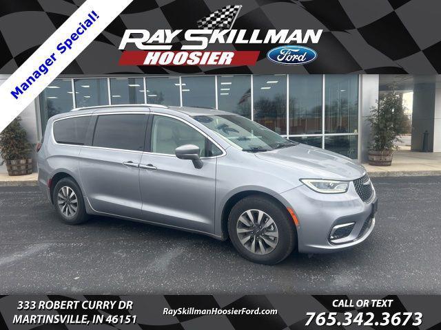 used 2021 Chrysler Pacifica Hybrid car, priced at $20,490