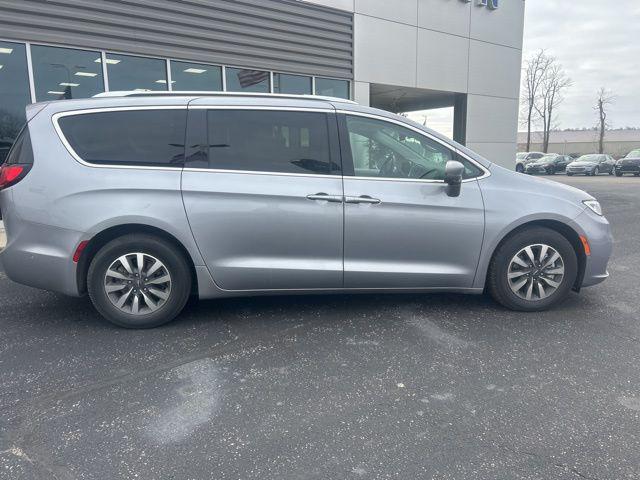 used 2021 Chrysler Pacifica Hybrid car, priced at $20,490