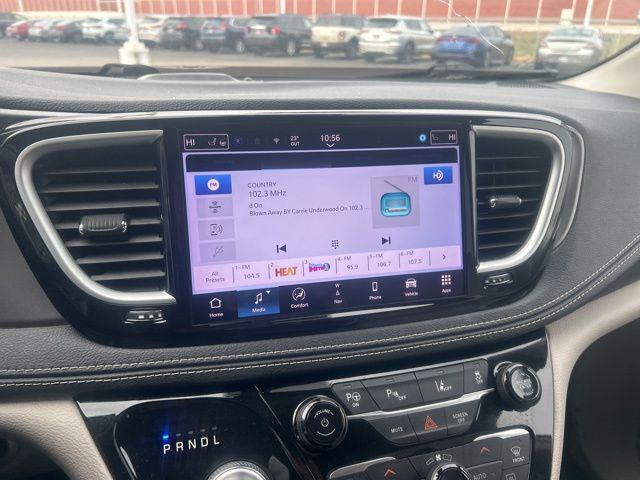 used 2021 Chrysler Pacifica Hybrid car, priced at $20,490