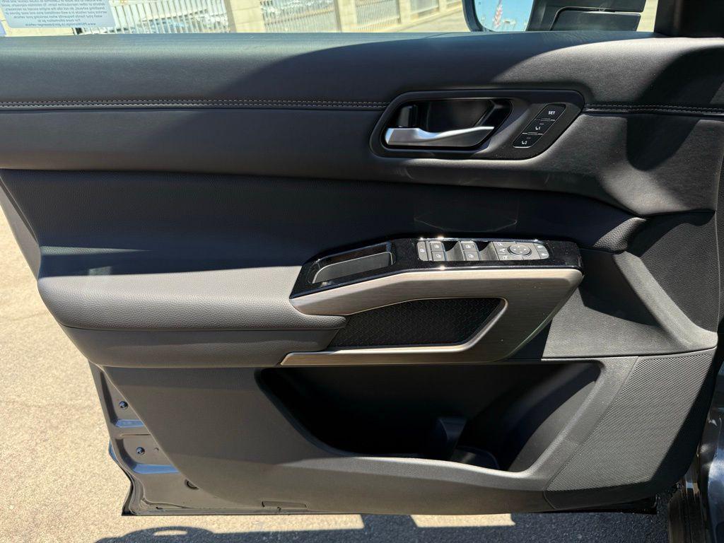 new 2025 Nissan Pathfinder car, priced at $43,393