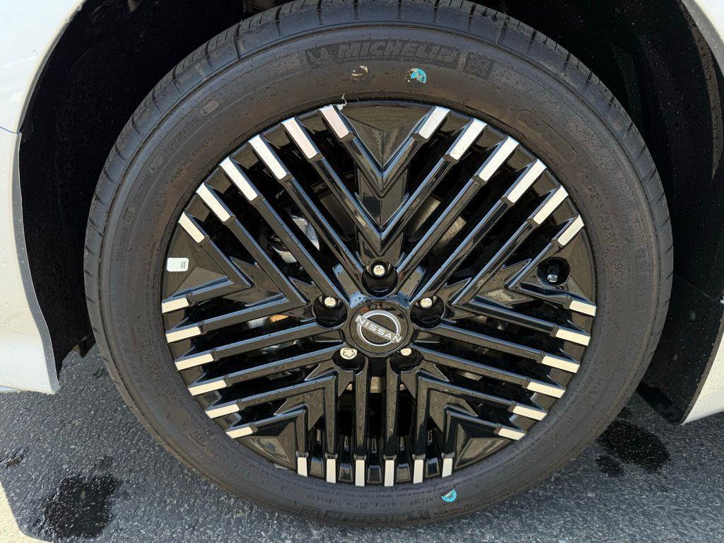 new 2025 Nissan Leaf car, priced at $35,652