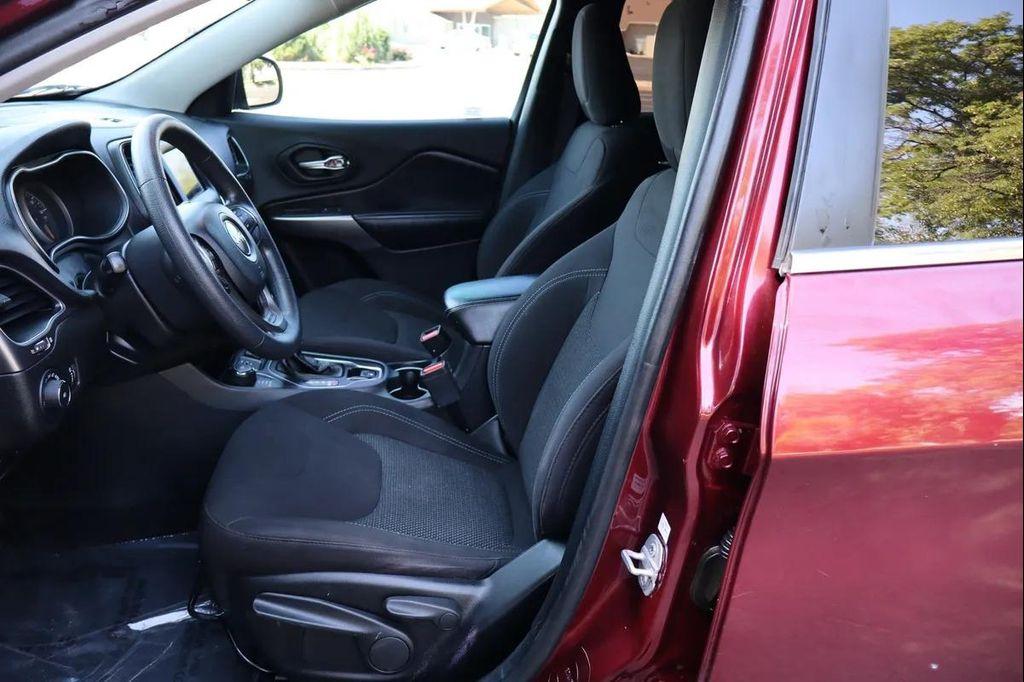 used 2019 Jeep Cherokee car, priced at $8,999