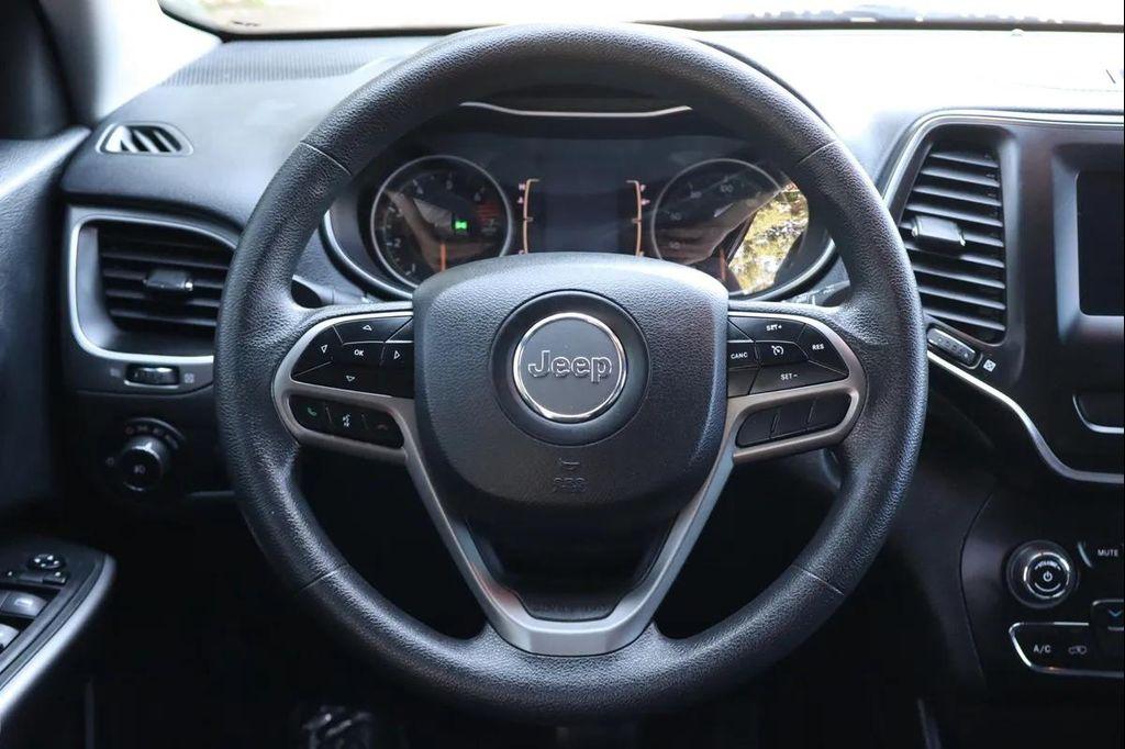 used 2019 Jeep Cherokee car, priced at $8,999