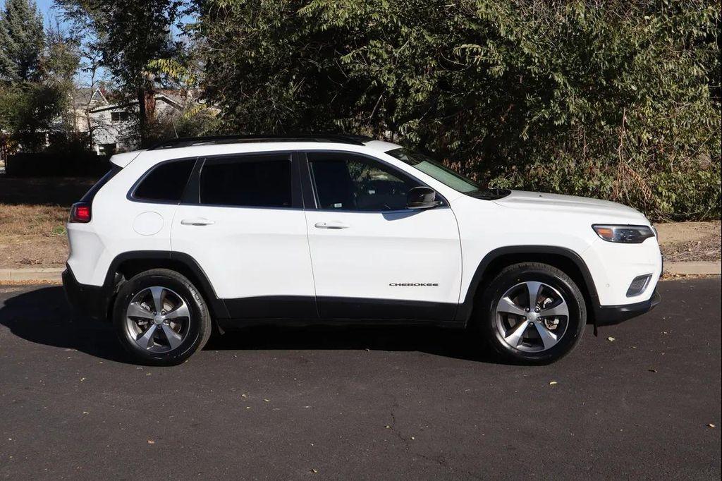 used 2022 Jeep Cherokee car, priced at $17,999