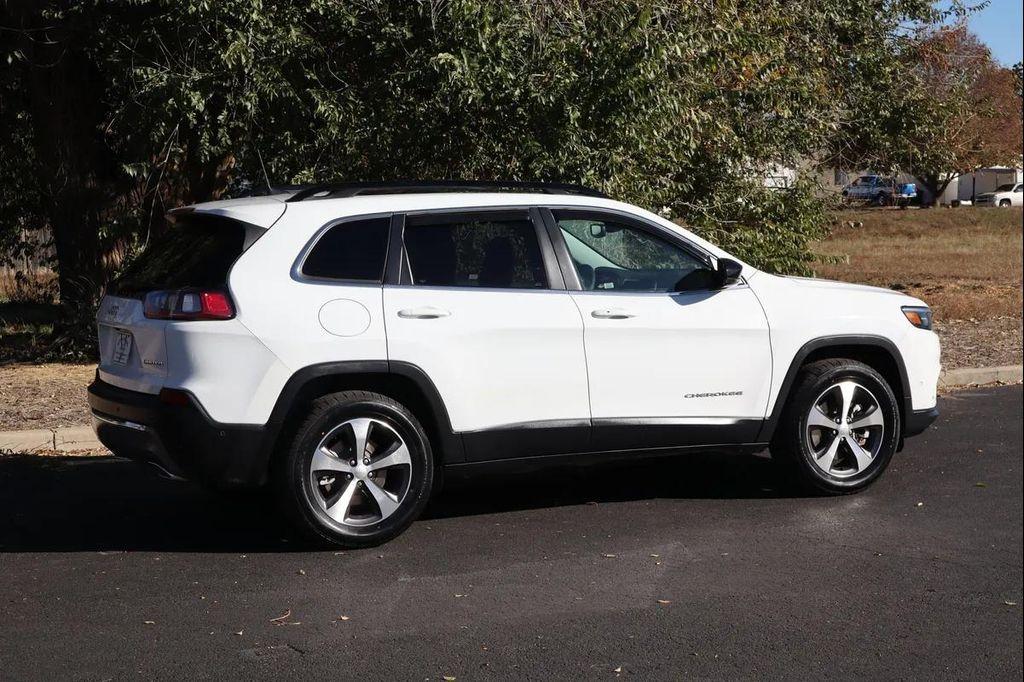 used 2022 Jeep Cherokee car, priced at $17,999