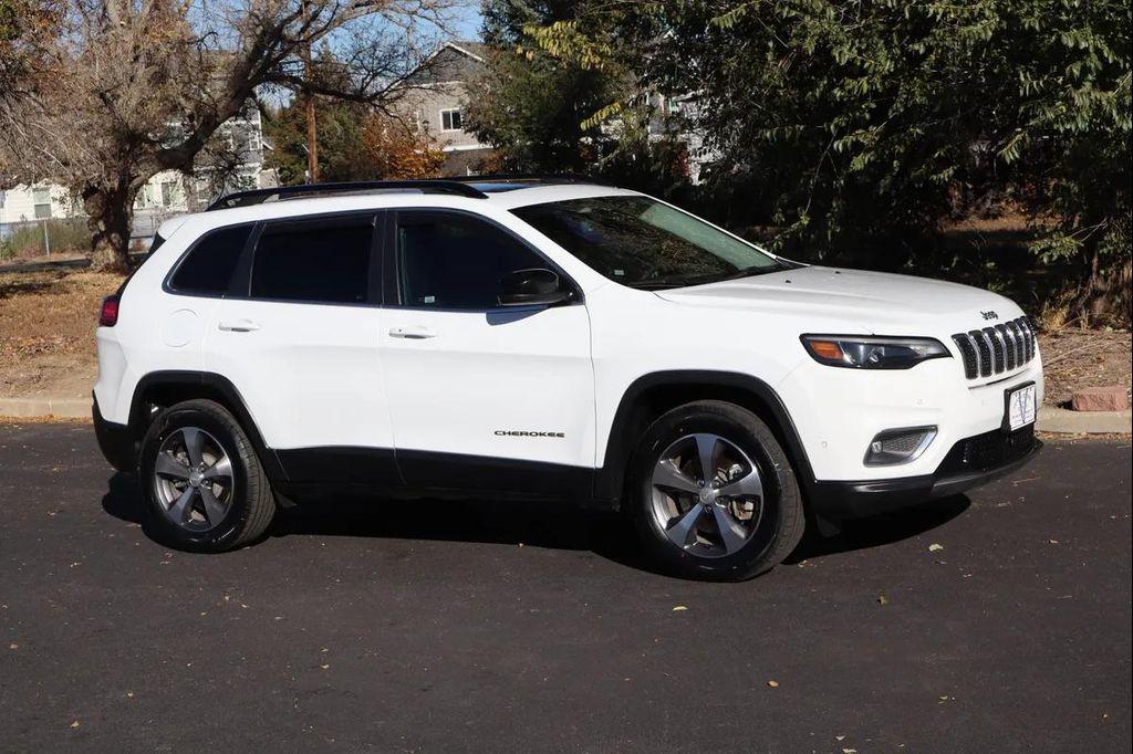 used 2022 Jeep Cherokee car, priced at $17,999