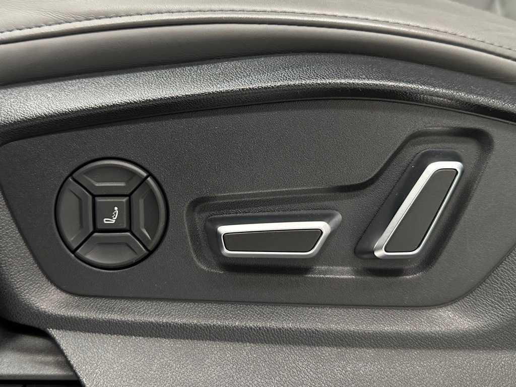 used 2025 Audi SQ7 car, priced at $89,999