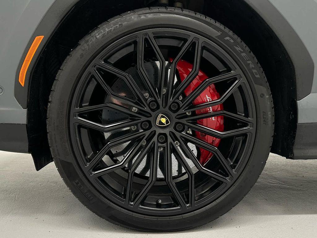 used 2025 Lamborghini Urus car, priced at $325,897