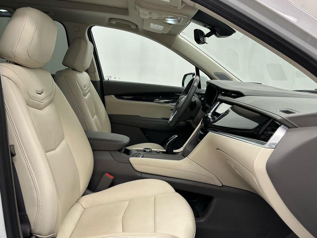 used 2023 Cadillac XT6 car, priced at $43,897