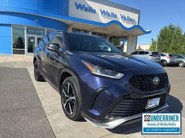 used 2022 Toyota Highlander car, priced at $31,818