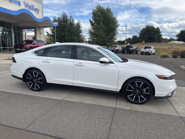 new 2025 Honda Accord Hybrid car, priced at $37,405