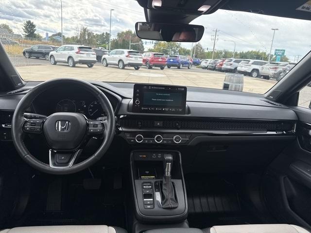2023 White Honda CR-V Hybrid