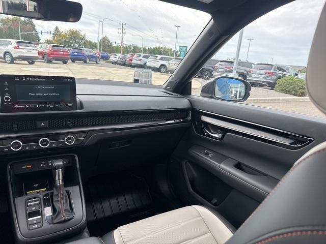 2023 White Honda CR-V Hybrid