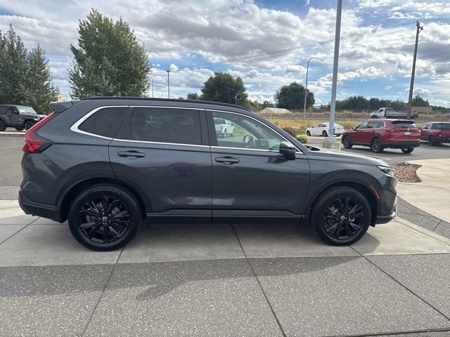 2023 White Honda CR-V Hybrid