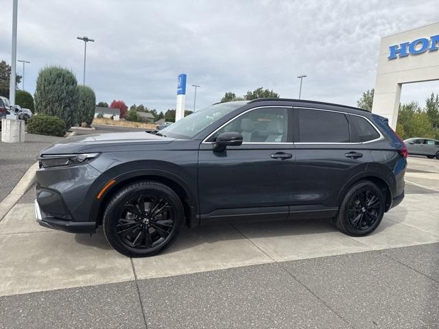 2023 White Honda CR-V Hybrid