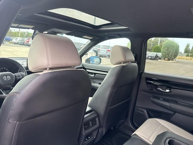 2023 White Honda CR-V Hybrid