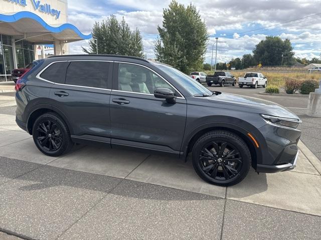 2023 White Honda CR-V Hybrid