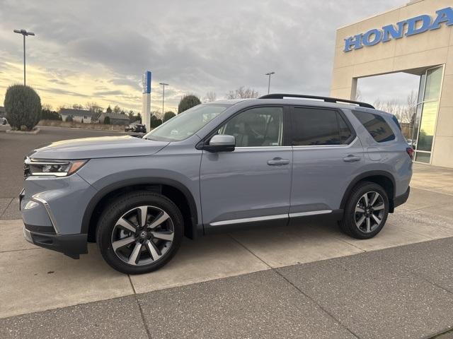 new 2025 Honda Pilot car, priced at $46,702