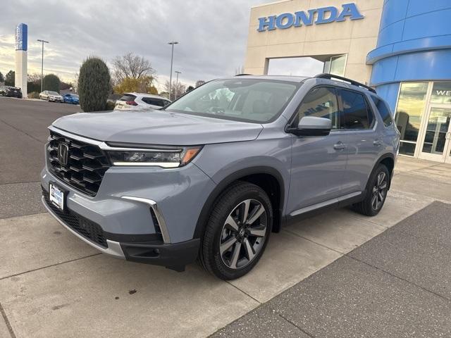 new 2025 Honda Pilot car, priced at $46,702