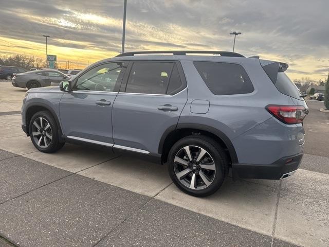 new 2025 Honda Pilot car, priced at $46,702