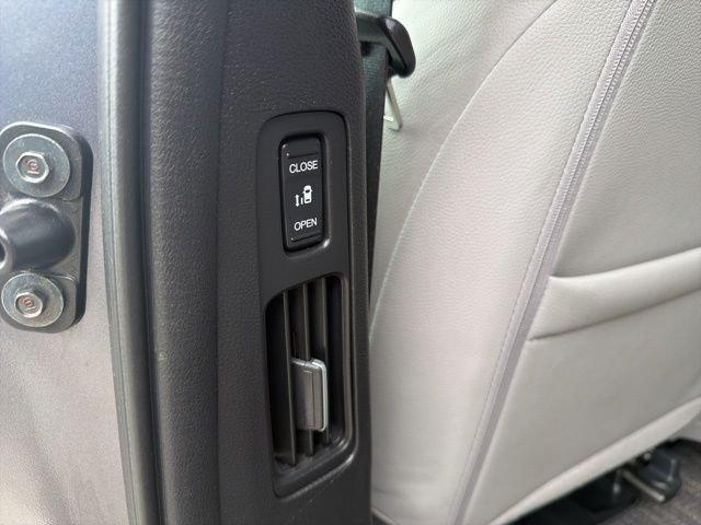 used 2024 Honda Odyssey car, priced at $42,894