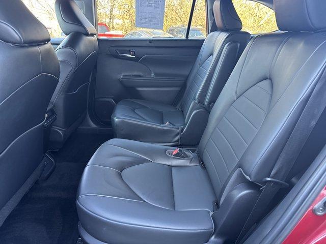 used 2022 Toyota Highlander car, priced at $35,980