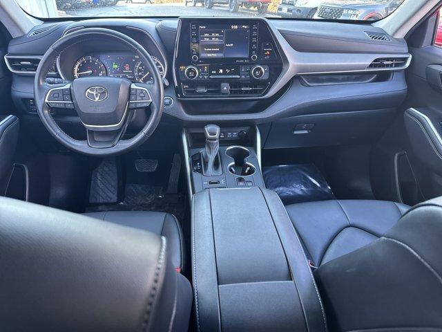 used 2022 Toyota Highlander car, priced at $35,980