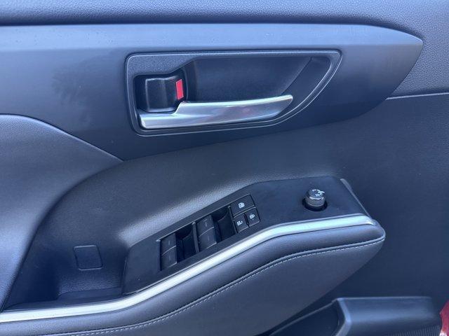 used 2022 Toyota Highlander car, priced at $35,980