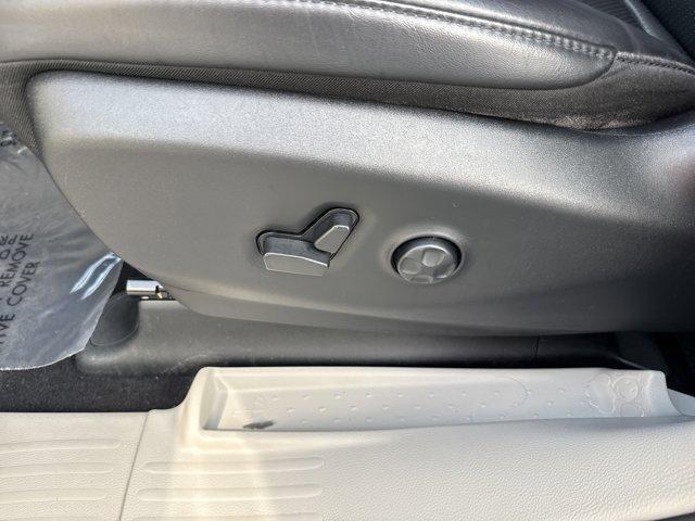 used 2023 Chrysler Pacifica car, priced at $21,984