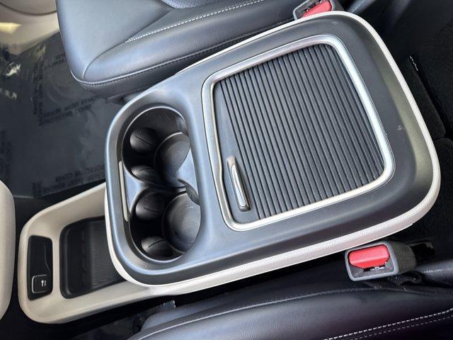 used 2023 Chrysler Pacifica car, priced at $21,984