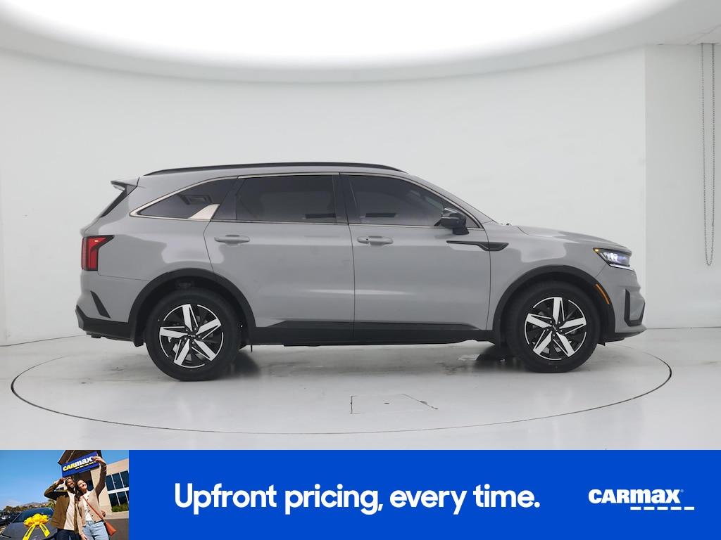 used 2022 Kia Sorento car, priced at $27,998