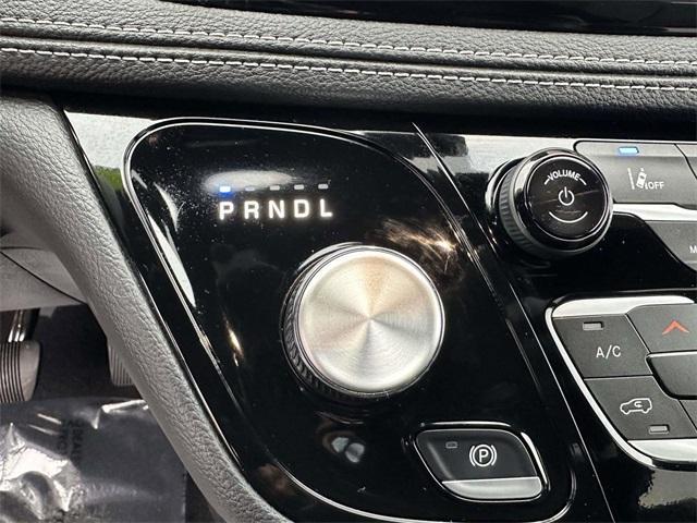 used 2023 Chrysler Pacifica Hybrid car, priced at $28,498