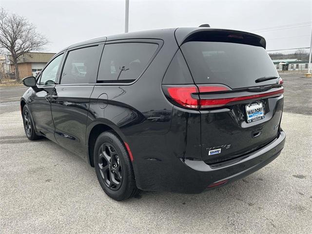 used 2023 Chrysler Pacifica Hybrid car, priced at $28,498