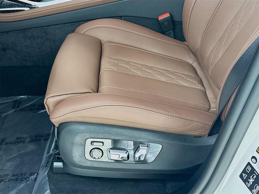 new 2026 BMW X7 car, priced at $121,275