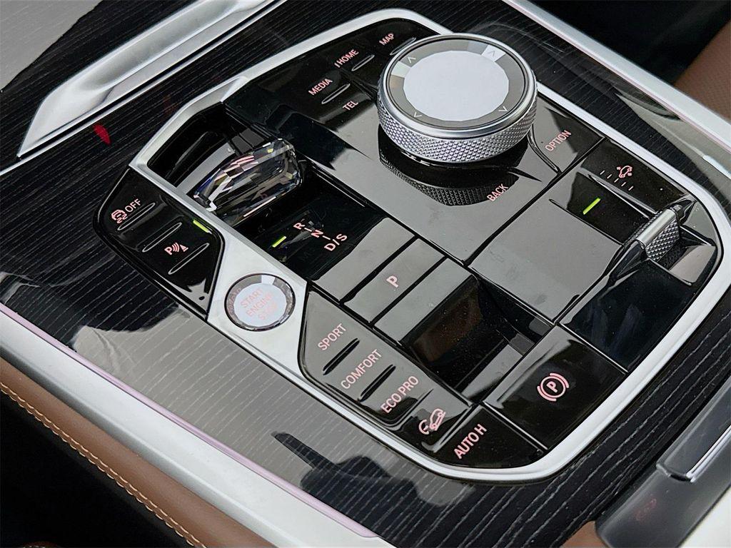 new 2026 BMW X7 car, priced at $121,275