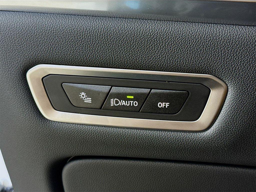 new 2026 BMW X7 car, priced at $93,275