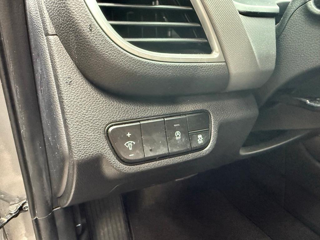 used 2024 Kia Seltos car, priced at $20,292