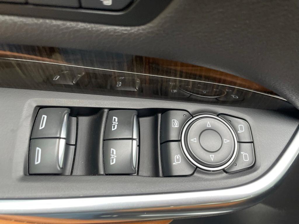 used 2020 Cadillac XT4 car, priced at $23,393