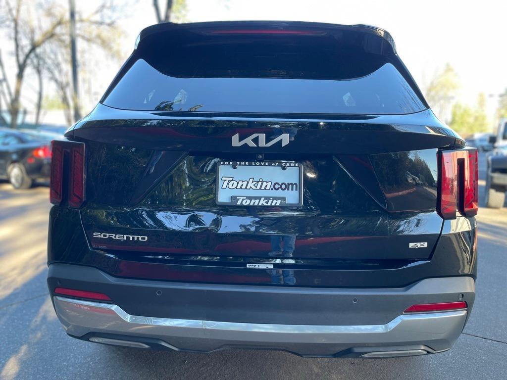 used 2024 Kia Sorento car, priced at $27,768