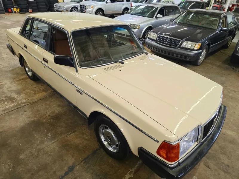 used 1987 Volvo 240 car, priced at $7,000