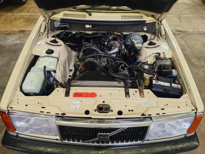 used 1987 Volvo 240 car, priced at $7,000