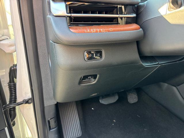 new 2026 Lincoln Navigator car, priced at $119,771