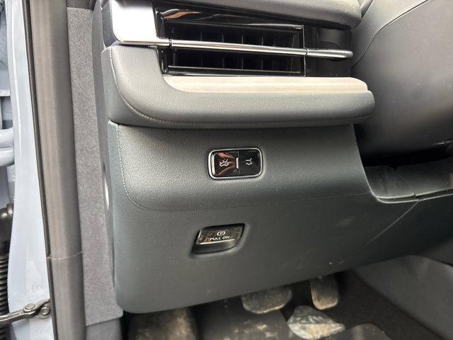 new 2025 Lincoln Navigator car, priced at $108,045