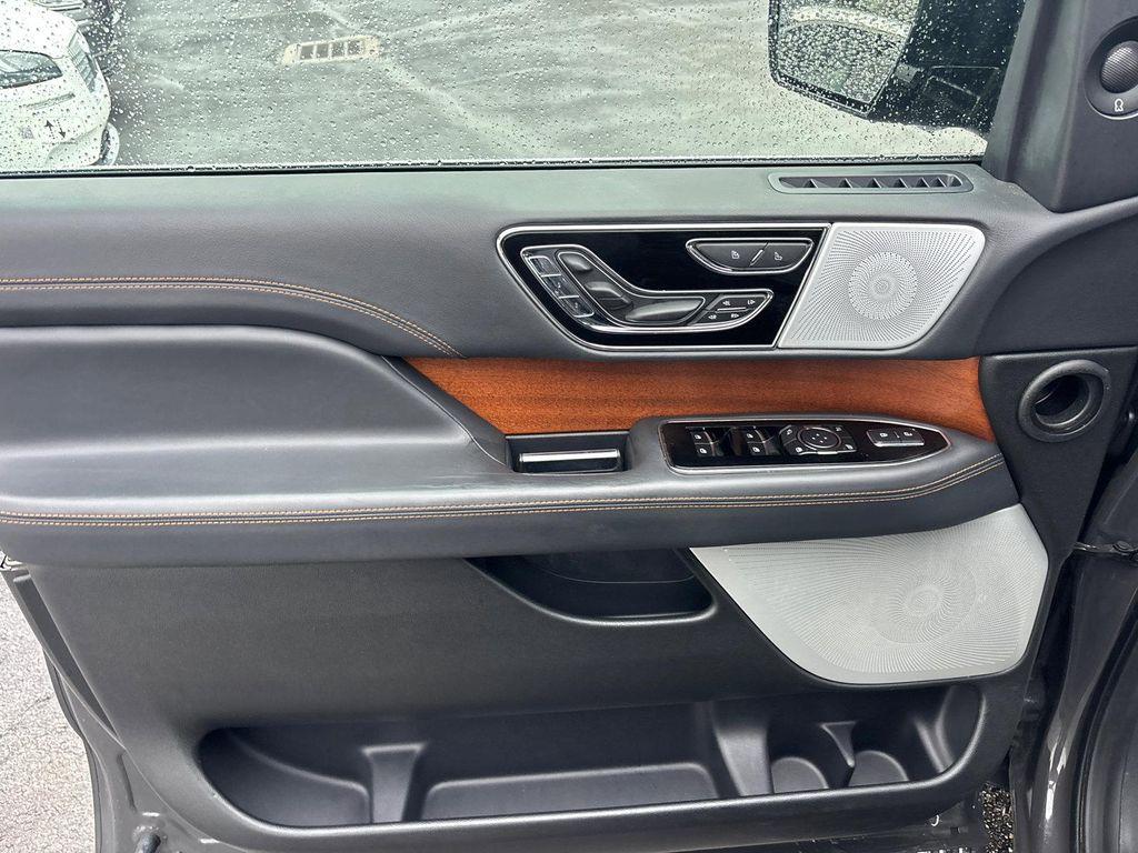used 2023 Lincoln Navigator car, priced at $67,434