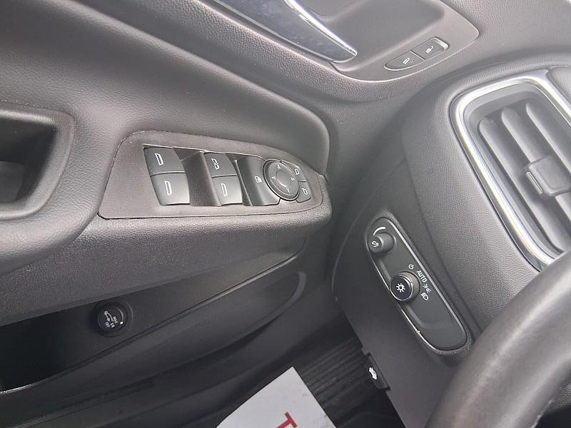 used 2022 Chevrolet Equinox car, priced at $21,250