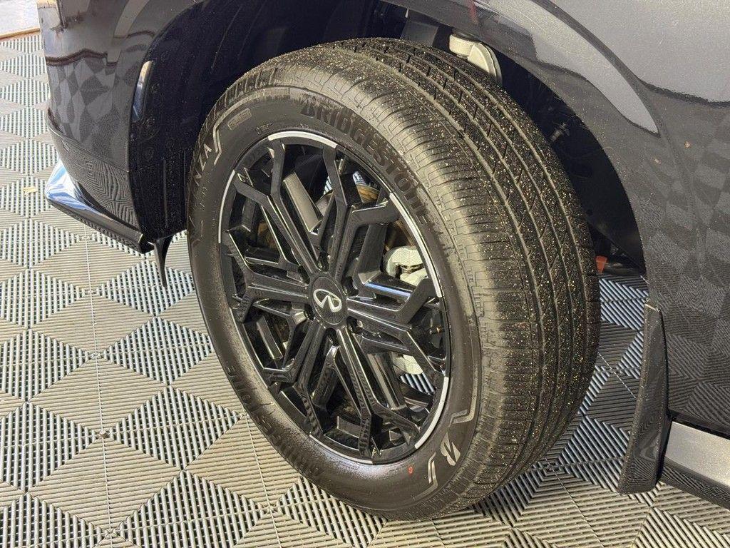 new 2026 INFINITI QX80 car, priced at $96,665