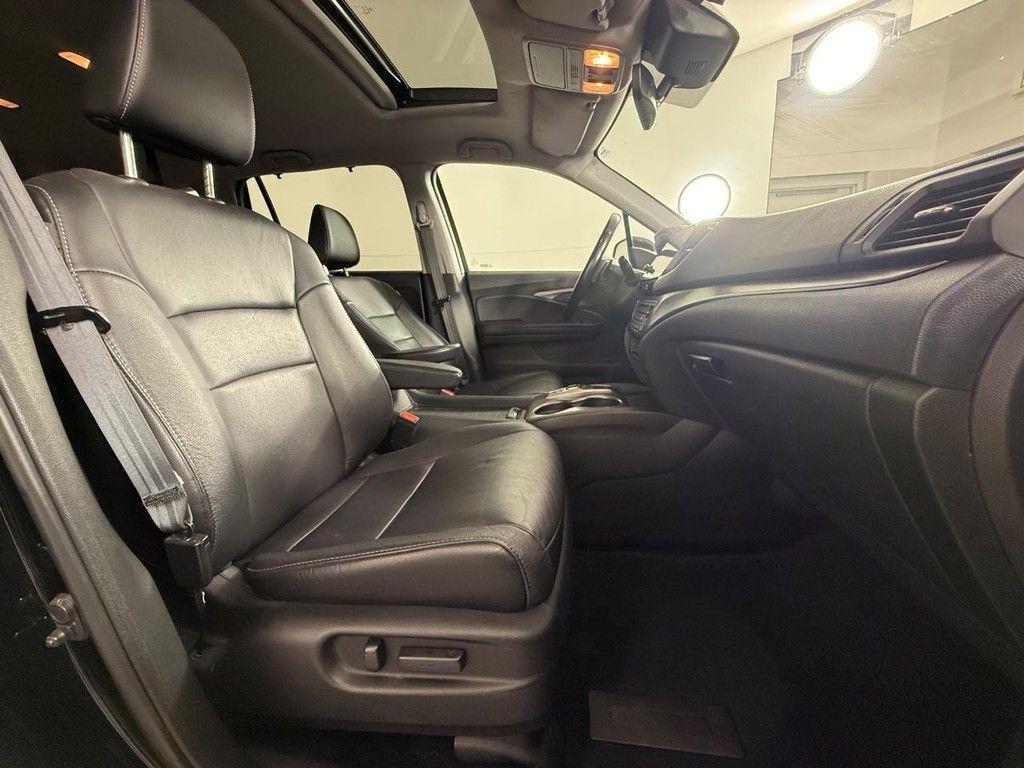 used 2022 Honda Pilot car, priced at $32,770