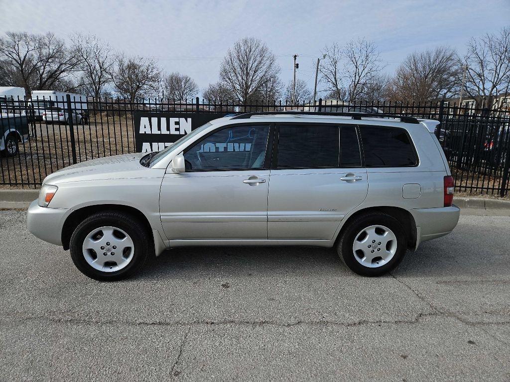 used 2006 Toyota Highlander car, priced at $12,999