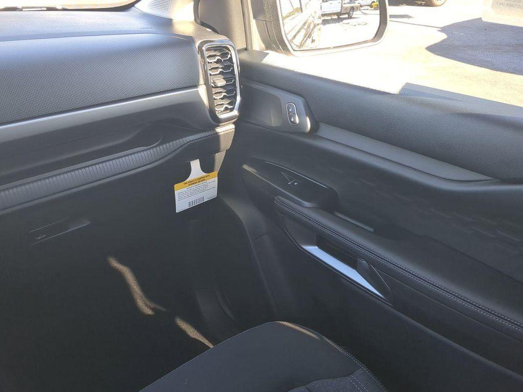 new 2025 Ford Ranger car, priced at $33,335